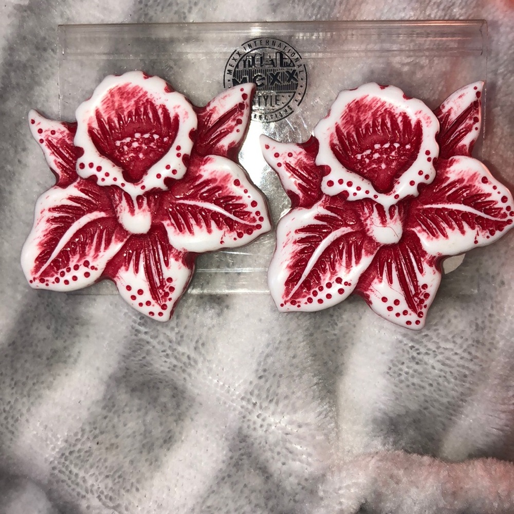🌺🌺🌺Vintage Mexx Daffodil Earrings